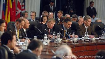 Tο θέμα διεύρυνσης του ΝΑΤΟ προς ανατολάς έκλεισε το 2008 στη συνάντηση κορυφής στο Βουκουρέστι