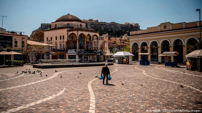 Pusti trg Monastirki u centru Atine tokom pandemije (april 2020)