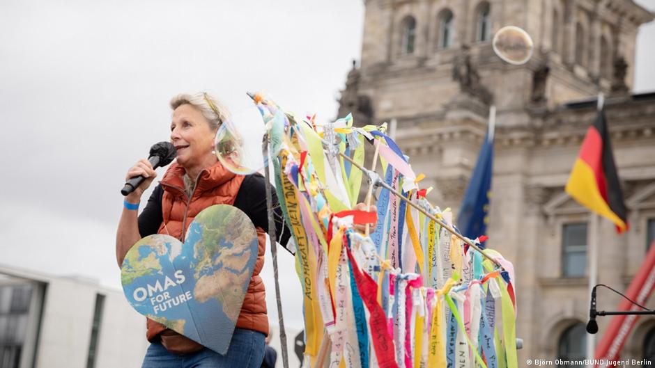 How to find hope in the face of the climate crisis  | Global Ideas | DW - Vimarsana News