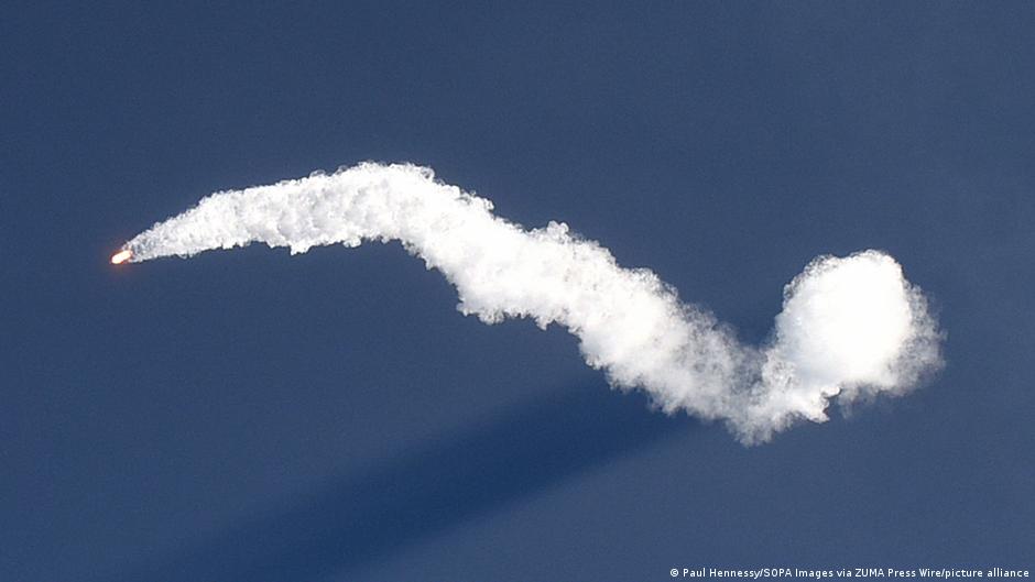  2 月 3 日，"獵鷹 9"火箭將衛星順利送入太空