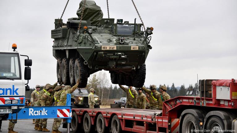 US Announces $2.5 Billion Package For Ukraine, But No Tanks – DW – 01 ...