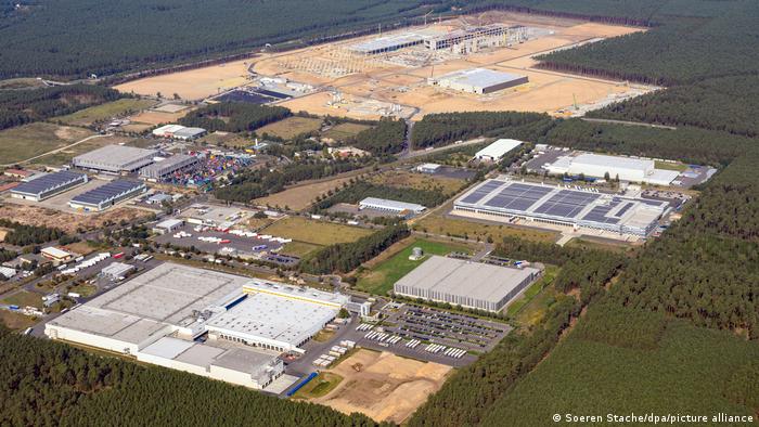 Die Tesla Gigafactory in Brandenburg liegt inmitten der märkischen Gründheide
