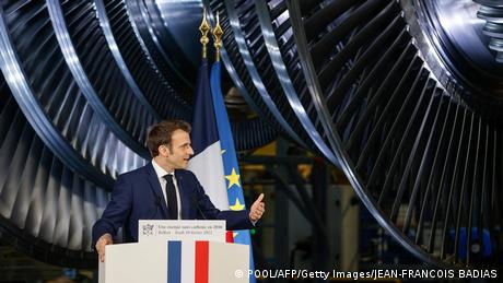 Франция ще продължи да залага на ядрената енергия ще построи
