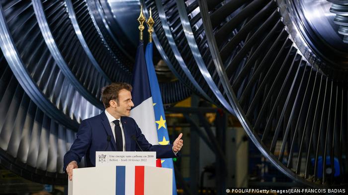 Der französische Staatschef während seiner Rede in der Produktionsstätte für AKW-Turbinen in Belfort