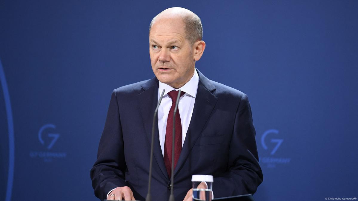 Olaf Scholz dismisses worries about Deutsche Bank's share price tumble