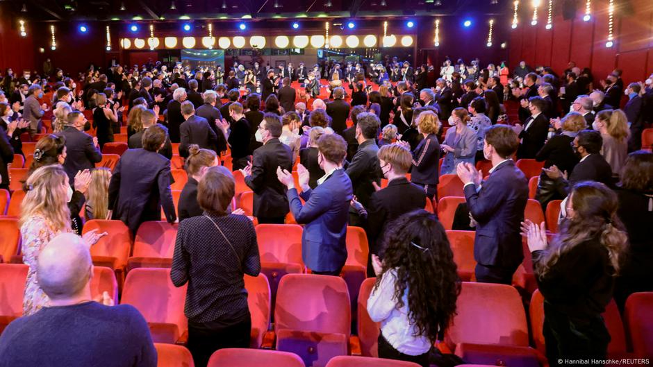 Standing Ovations für Krankenhauspersonal im Berlinale Palast