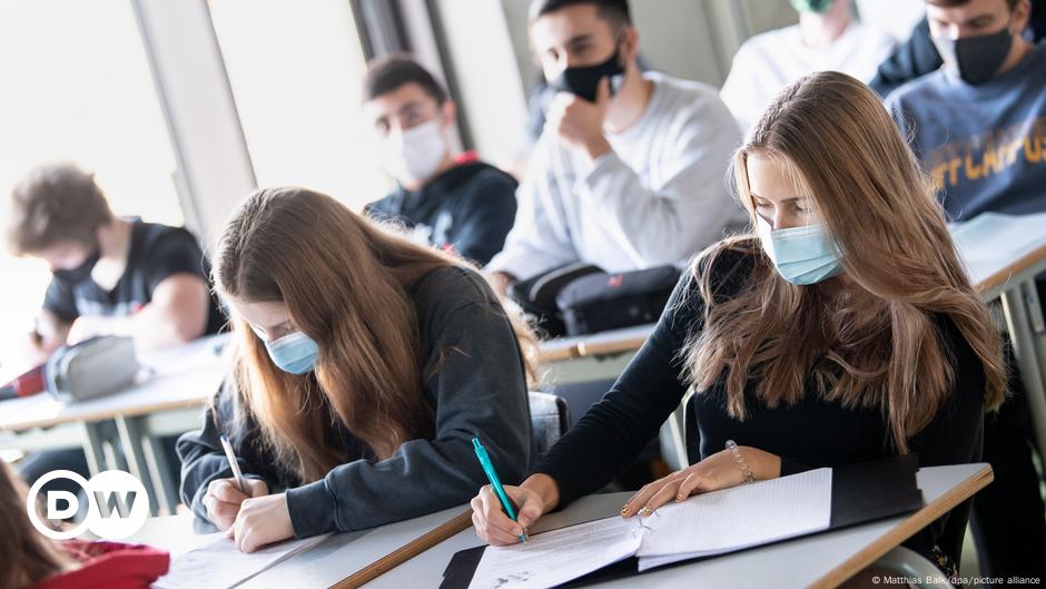 Photo of Deutsche Schüler schneiden bei PISA-Schultests schlechter ab als je zuvor – DW – 05.12.2023
