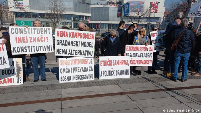 U četvrtak 10..2.2022. održane su desete po redu demonstracije građana Sarajeva u kojima traže građansku BiH