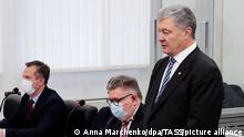 Суд залишив в силі заборону Порошенку покидати Україну