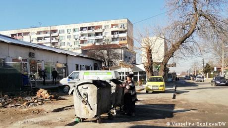 Купчините боклук край контейнерите в Столипиново скоро може да започнат