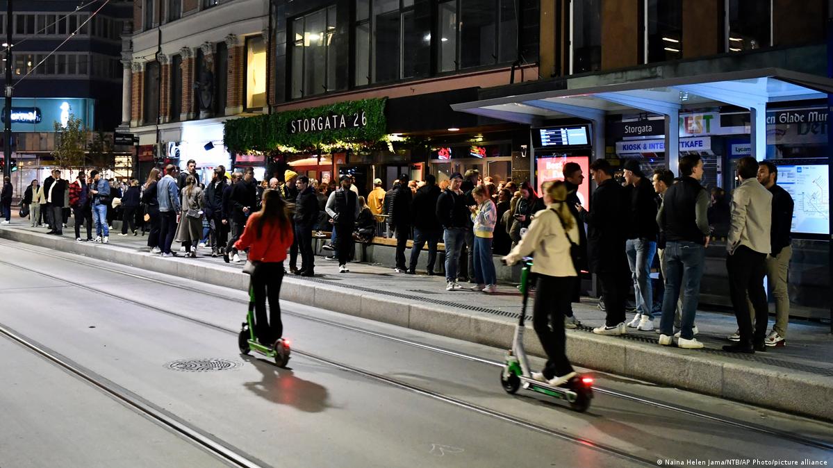 Noruega põe fim às últimas restrições contra covid-19 – DW – 12/02/2022