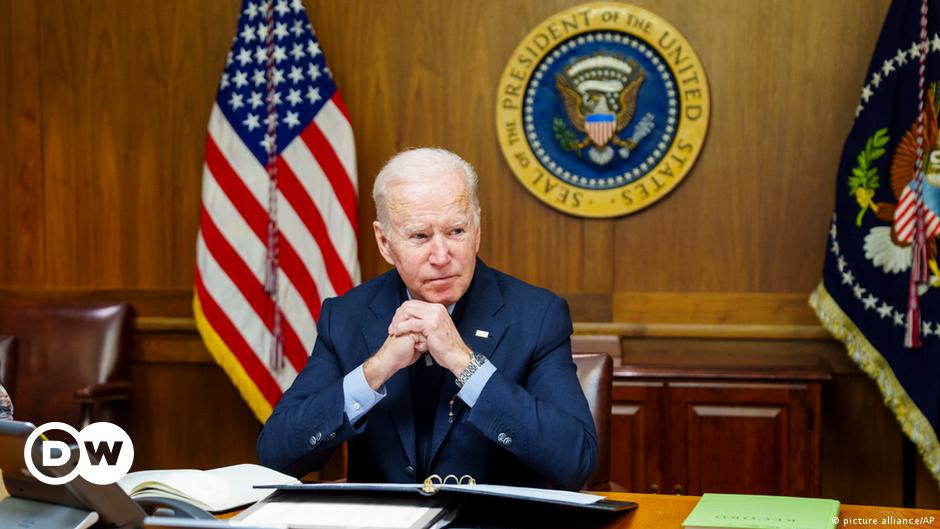 Biden to discuss Ukraine crisis with US allies |  News from Germany about Ukraine |  DW