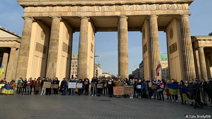 Ukrainian protesters in front of Berlin's Brandenburg Gate