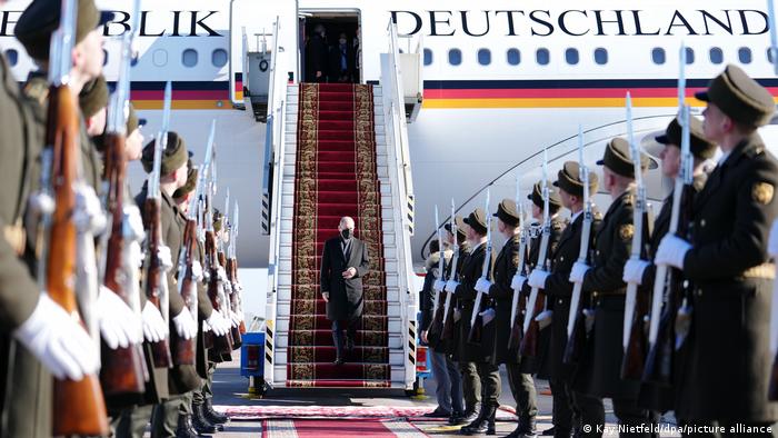 Bundeskanzler Scholz reist nach Kiew Ukraine 
