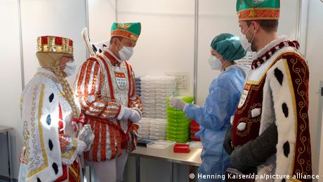 Cologne triumvirate visits vaccination center. 12.2.2022.
