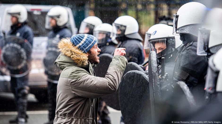 Jedan od bezbrojnih protesta protiv korona mera, vakcina...