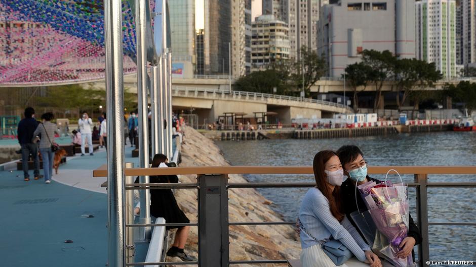 Caution, when your love′s got COVID and you just had it | Science | In-depth reporting on science and technology | DW - Vimarsana News