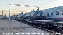 15.02.2022
In this photo taken from video provided by the Russian Defense Ministry Press Service on Tuesday, Feb. 15, 2022, Russian armored vehicles are loaded onto railway platforms after the end of military drills in South Russia. In what could be another sign that the Kremlin would like to lower the temperature, Russia's Defense Ministry announced Tuesday that some units participating in military exercises would begin returning to their bases. (Russian Defense Ministry Press Service via AP)