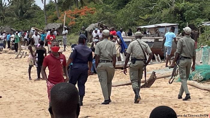 Mosambik Inhambane Polizei Strand Tourismus