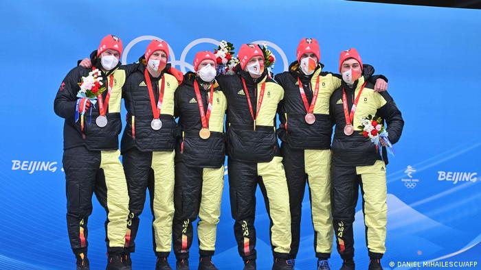 Peking Olympische Winterspiele | Zweierbob Deutschland Podium Peking Olympische Winterspiele | Zweierbob Deutschland Podium