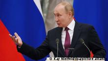 Комментарий: Путин в Донбассе создает искусственный повод давить на Запад