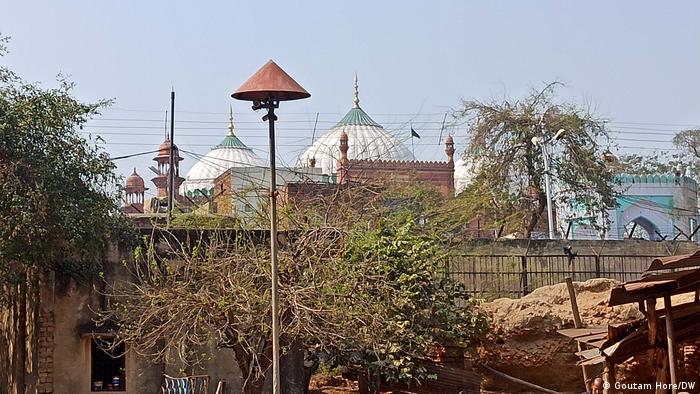 मथुरा में कृष्ण जन्मभूमि के पास मौजूद मस्जिद 