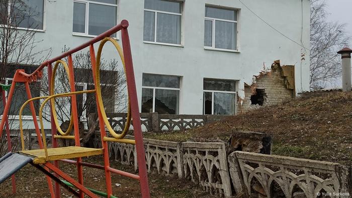 Внаслідок обстрілу Станиці Луганської був пошкоджений дитячий садок