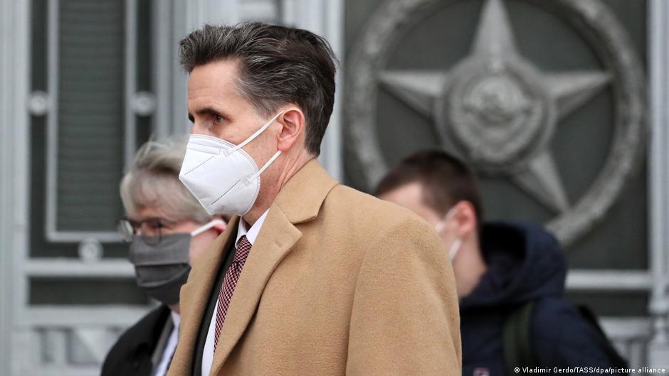 Ukraine latest: Russia expels deputy chief of US mission | News | DW - Vimarsana News