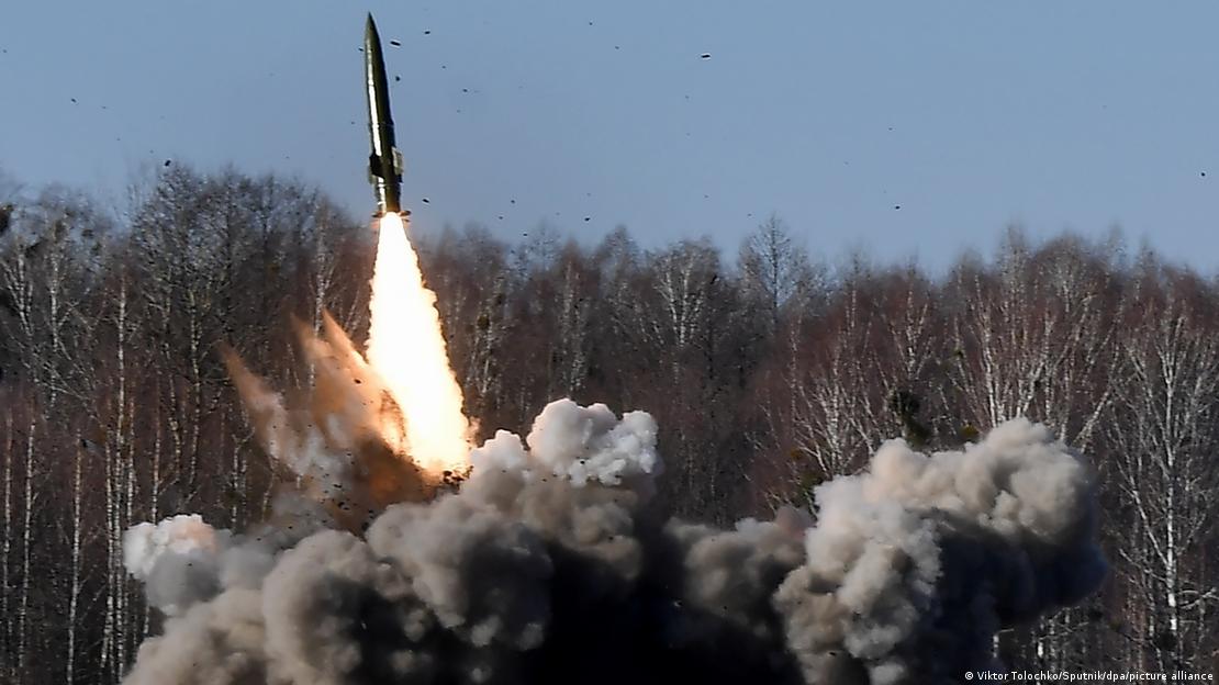 Lançamento de míssil nuclear tático russo durante exercício militar realizado em conjunto com Belarus