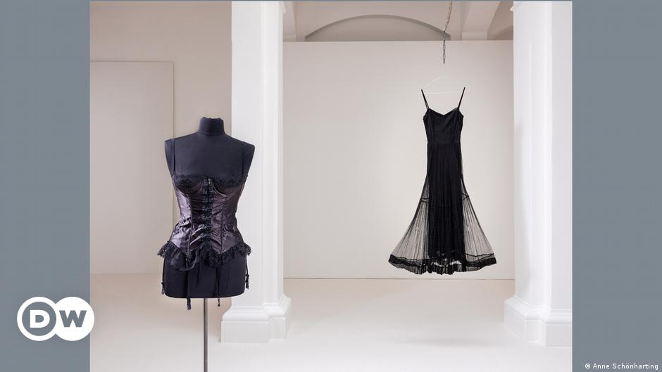 Dressed: 7 women — 200 years of fashion – DW – 02/25/2022
