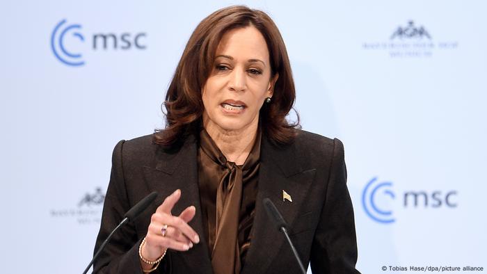 Kamala Harris hablando en la Conferencia de Seguridad de Munich