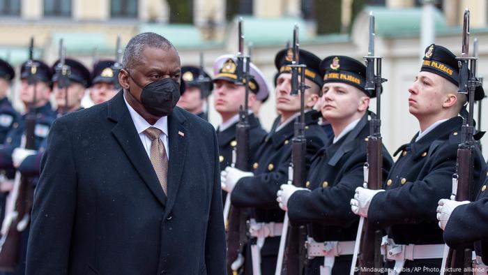 US Secretary for Defense Lloyd Austin reviews a honor guard of Lithuania troops 