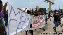 Angola Luanda 19.02.2022
Dozens of students marched this Saturday (19.02), in Luanda, against the strike of public higher education teachers in Angola, which has lasted more than 40 days. Participants launched appeals to President João Lourenço. 