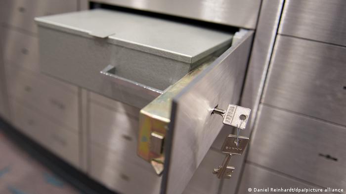 Symbolbild Bankschließfach