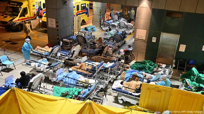 香港第五波疫情严峻医院、殓房人满为患| 科技环境| DW | 28.02.2022