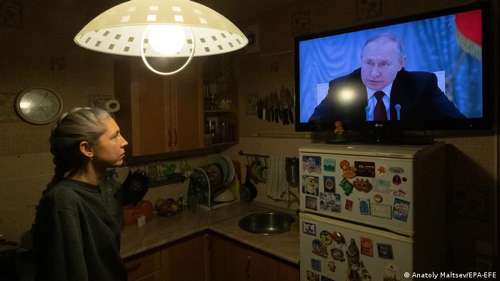 Засідання Радбезу РФ під головуванням Путіна 21 лютого, на якому підтримали визнання незалежності самопроголошених ЛДНР