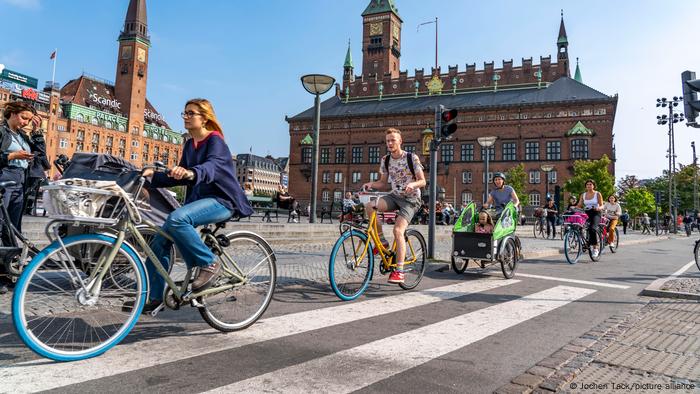 Fahrradfahrer in der Innenstadt von Kopenhagen