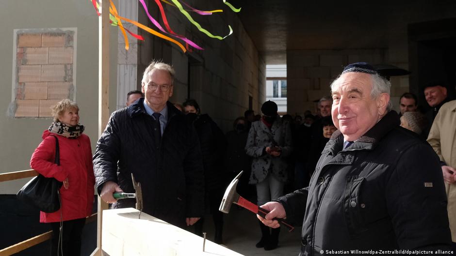 Richtfest für die Synagoge in Dessau