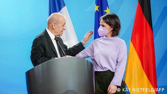 Οι ΥΠΕΞ Γερμανίας και Γαλλίας Μπέρμποκ και Λε Ντριάν προχθές στο Βερολίνο