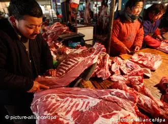 The pork stalls are seen at a food market on February 11, 2010 in Huaibei, Anhui province of China. China's consumer price index (CPI), a main gauge of inflation, increased by 1.5 percent in January from the previous year. China's producer price index (PPI), a major measure of inflation at the wholesale level, increased by 4.3 percent year-on-year in January. Photo by Wu He/ChinaFotoPress/MAXPPPnull Verwendung nur in Deutschland, usage Germany only