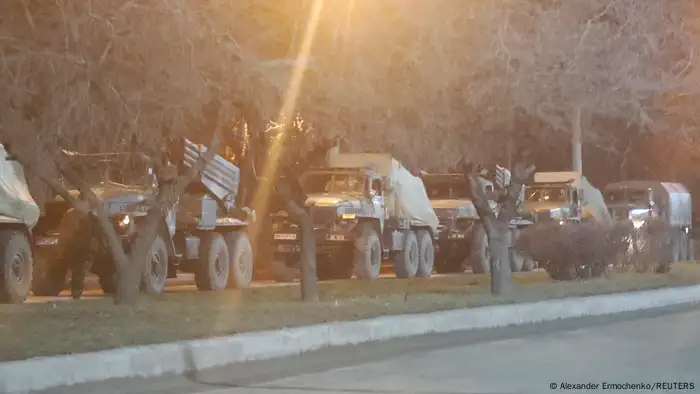 Ostukraine Militärfahrzeuge bei Donetsk
