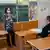 Die moldauische Lehrerin Ala Morcov spricht mit ihren Schülern auch über Desinformation und Fake News