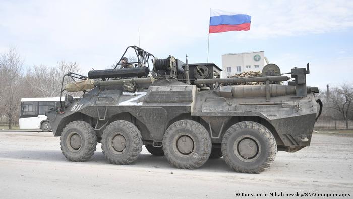 Tanque russo no norte da Crimeia
