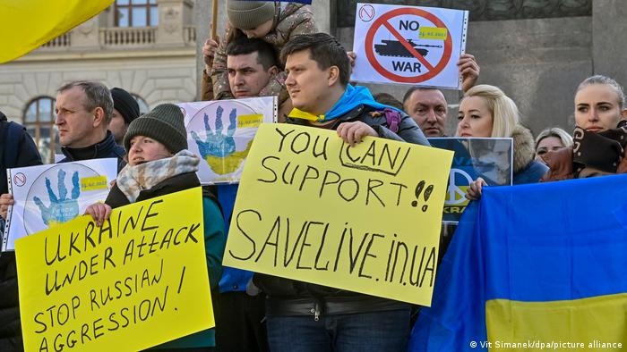 Demonstrace v Praze proti válce na Ukrajině 