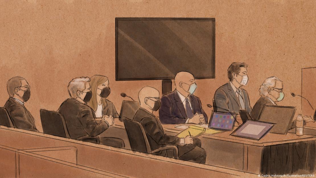 Três policiais inativos de Minneapolis -Tou Thao, J. Alexander Kueng e Thomas Lane - aparecem sentados ao lado de seus advogados durante o julgamento no caso George Floyd nesta ilustração do tribunal feita em 2022.