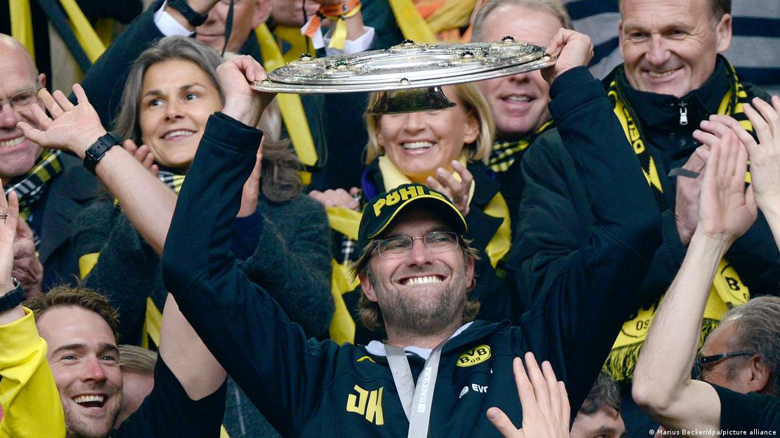 Klopp celebrando la Bundesliga de 2012 al mando de Borrusia Dortmund. Klopp celebrando la Bundesliga de 2012 al mando de Borrusia Dortmund.