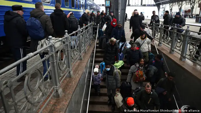 Ukraine Lviv Flüchtlinge aus Ostukraine