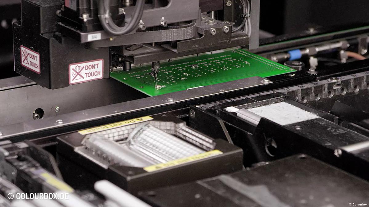 客座评论：中美芯片争锋，未来花落谁家？