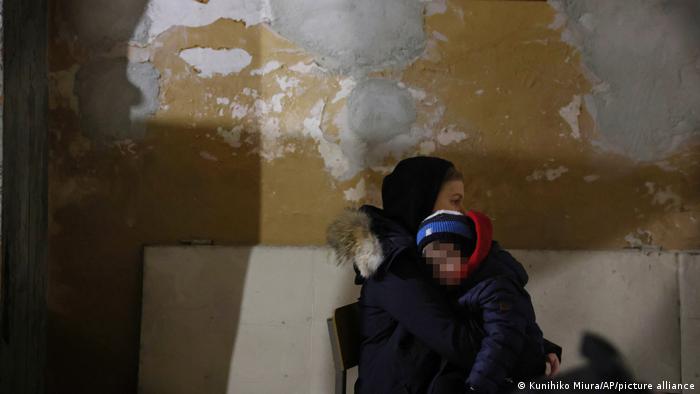 Як і в інших містах України, львів'яни ховаються у бункерах під час повітряної тривоги