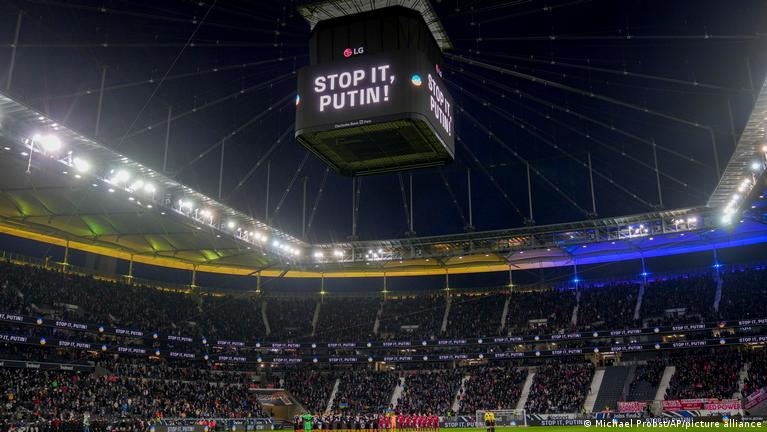 Uefa retira final da Champions League da Rússia após ataque à